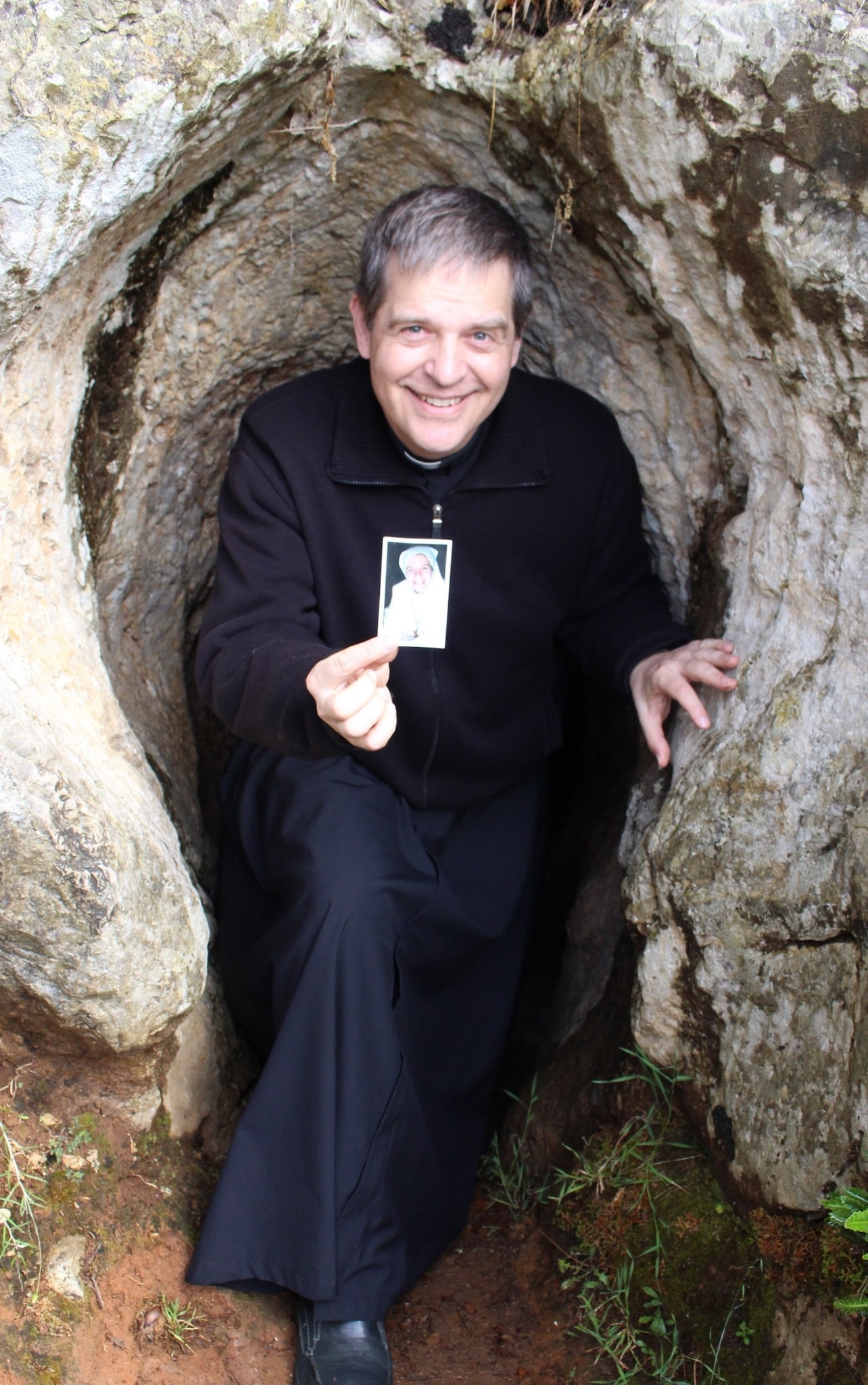 Cueva estampa Hna clare